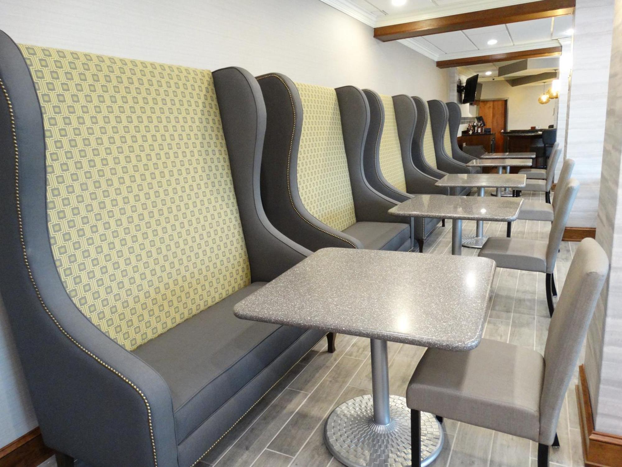 Best Western Premier Airport/Expo Center Hotel Louisville Exterior photo
